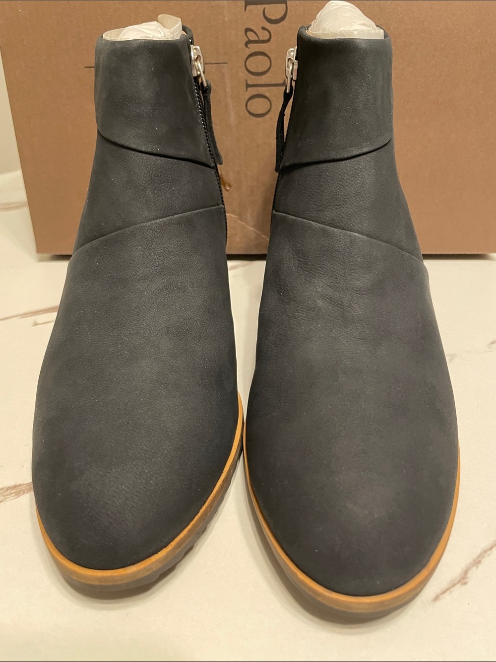 Paolo Yuri WomenDark Black Chukka Zip Boots with Elevated Heal New in Box Sz61/2